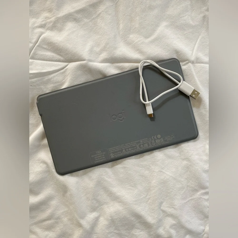 Logitech Keys-To-Go Bluetooth Keyboard - Picture 2 of 2